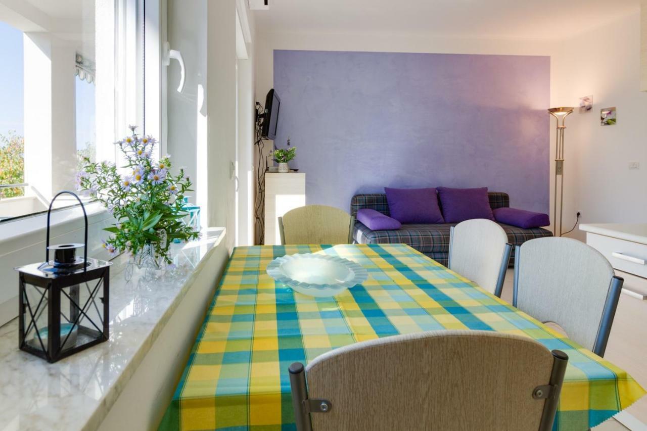 Apartments Tonka Near Beach And Sea Pula Bagian luar foto