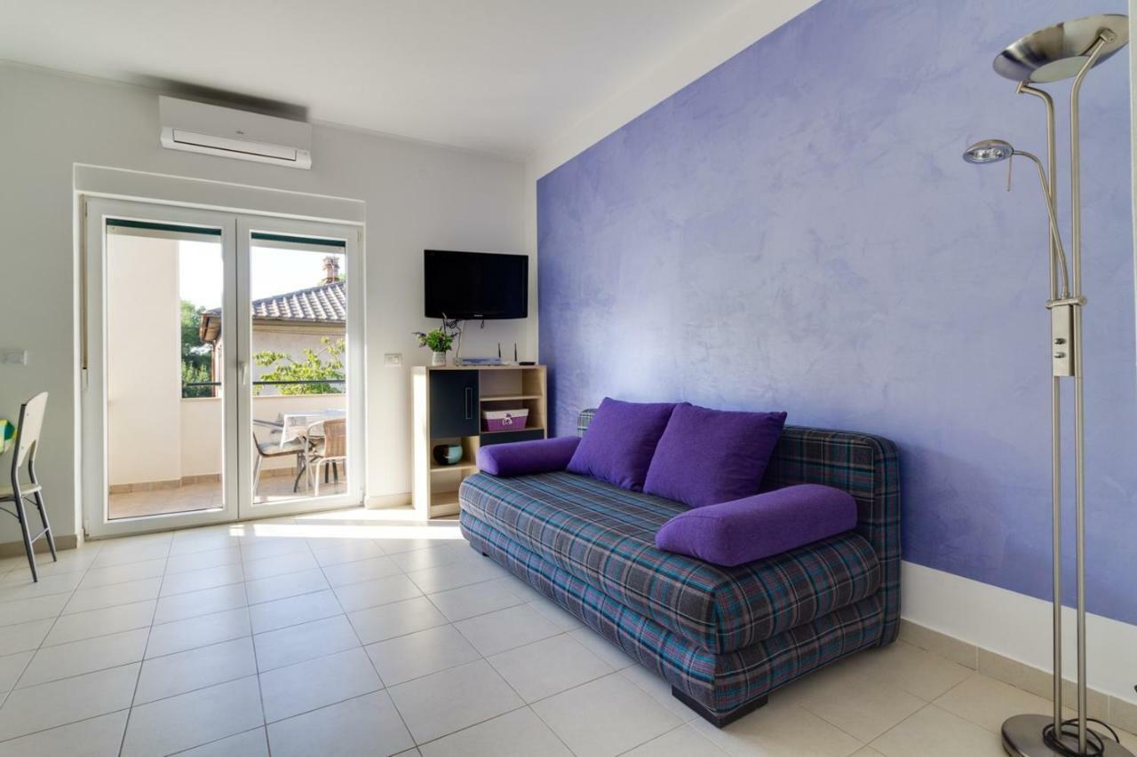 Apartments Tonka Near Beach And Sea Pula Bagian luar foto